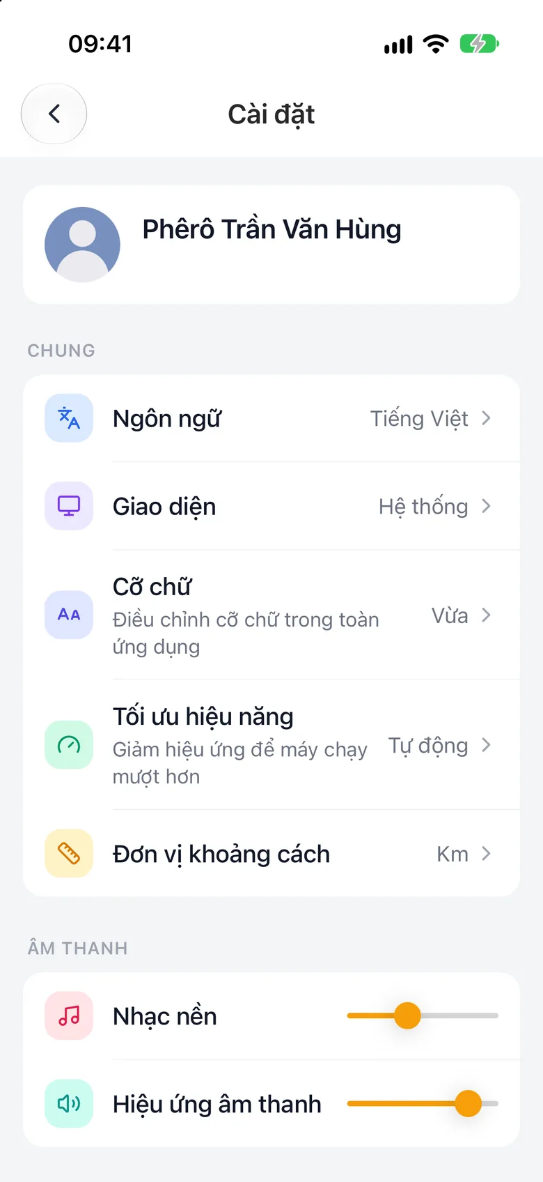 Màn hình Cài đặt, nhóm Chung với các dòng Ngôn ngữ, Giao diện, Cỡ chữ