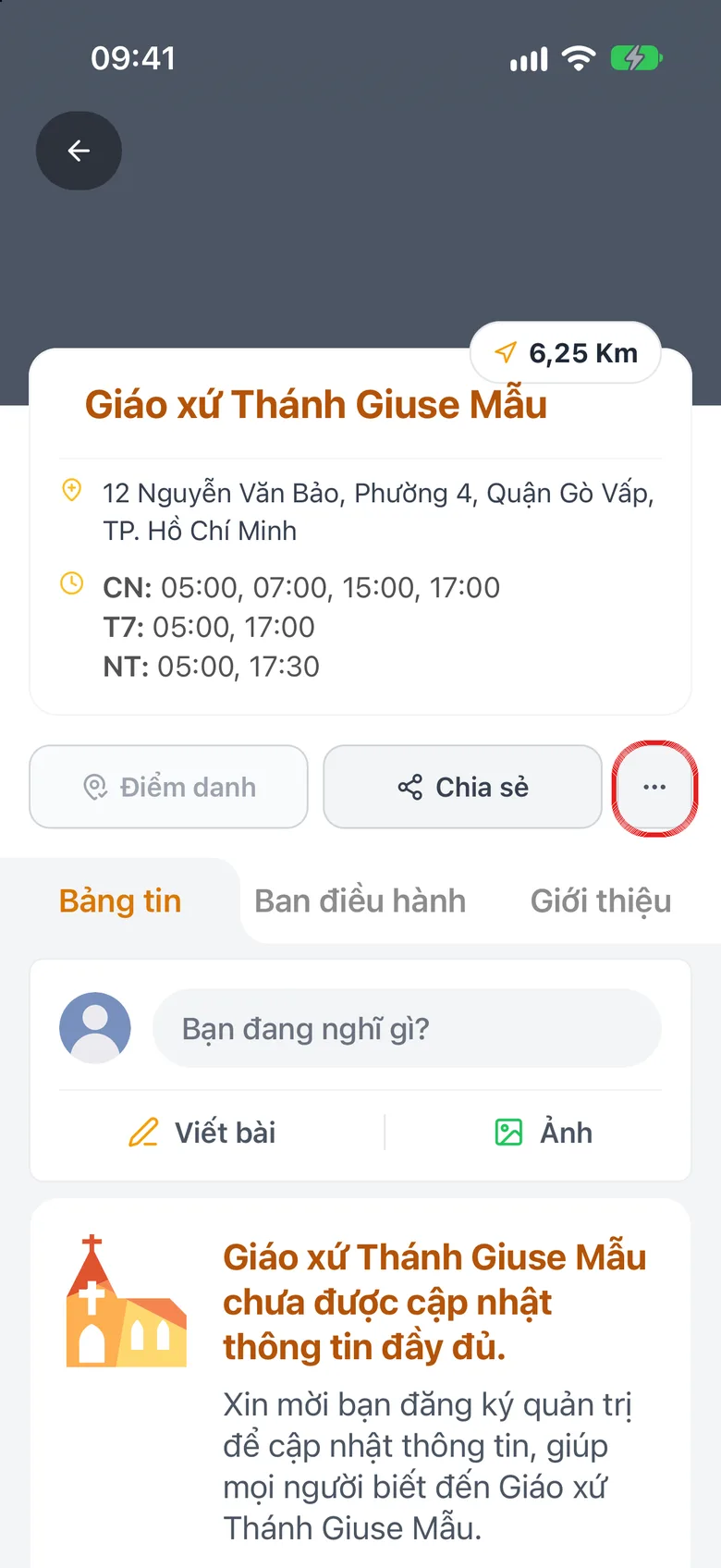 Trang nhà thờ với nút ba chấm ở góc trên
