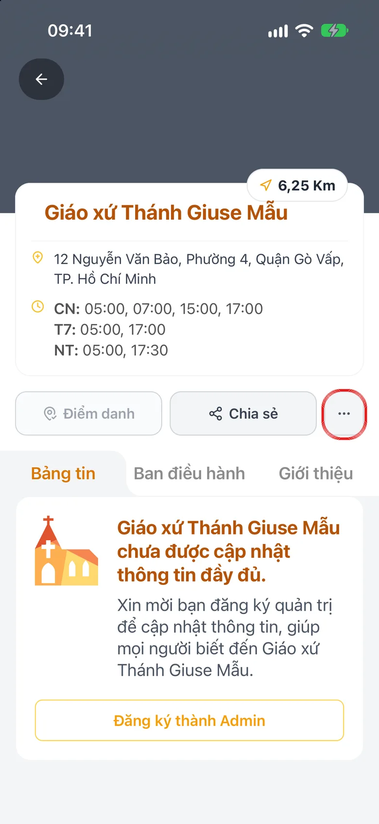 Trang một giáo xứ với nút ba chấm ở góc trên