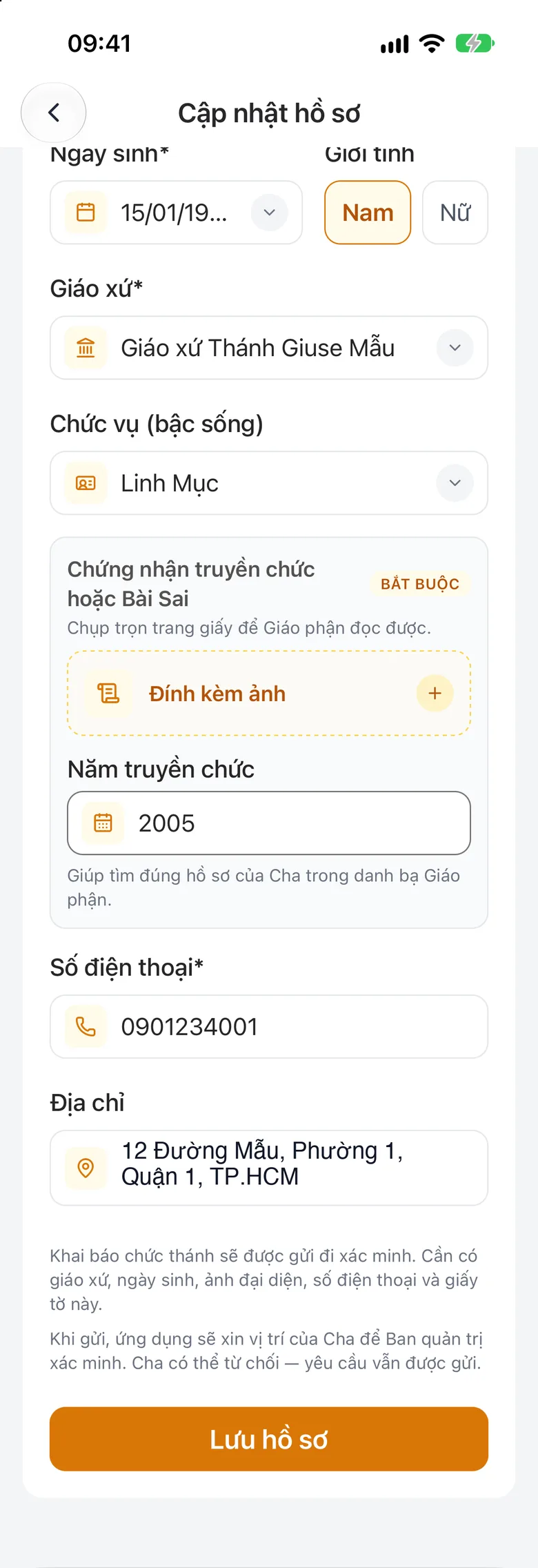 Ô «Chức vụ (bậc sống)» chọn «Linh Mục», ô «Năm truyền chức», nút thêm ảnh chứng nhận và nút «Lưu hồ sơ»