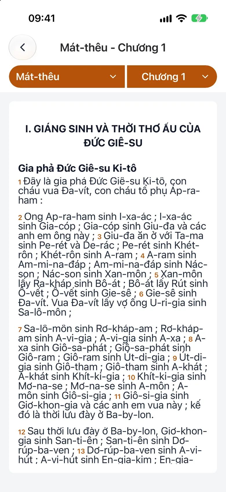 Màn hình Kinh Thánh với danh sách sách và chương, một chương đang mở