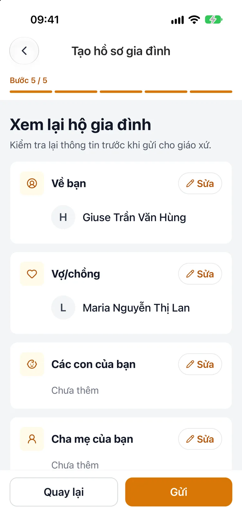 Màn «Xem lại hộ gia đình» liệt kê bốn phần «Về bạn», «Vợ/chồng», «Các con của bạn», «Cha mẹ của bạn», mỗi phần có nút «Sửa», và nút «Gửi»